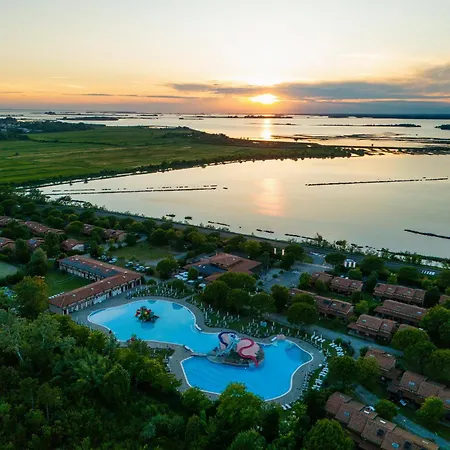 منتزه العطل Villaggio Ca' Laguna غرادو