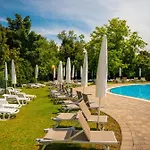 منتزه العطل Villaggio Ca' Laguna 4*