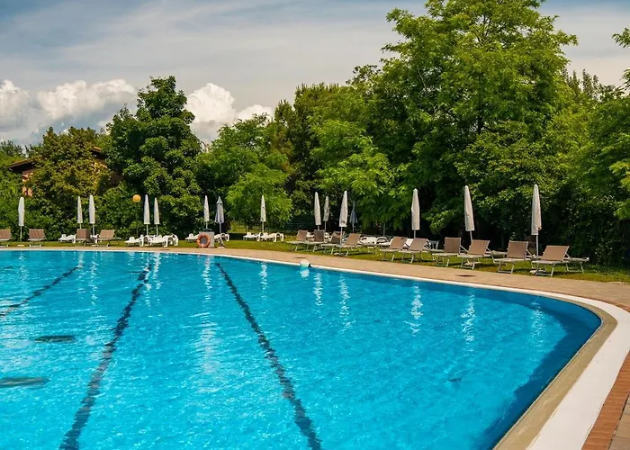 池塘乡村酒店 格拉多